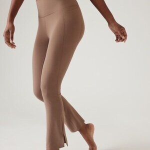 ATHLETA Transcend Stash Straight Leg Pant New No Tags - S Petite Rustic Beige